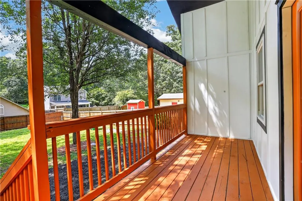 882 Tanner Dr Scottdale, GA 30079