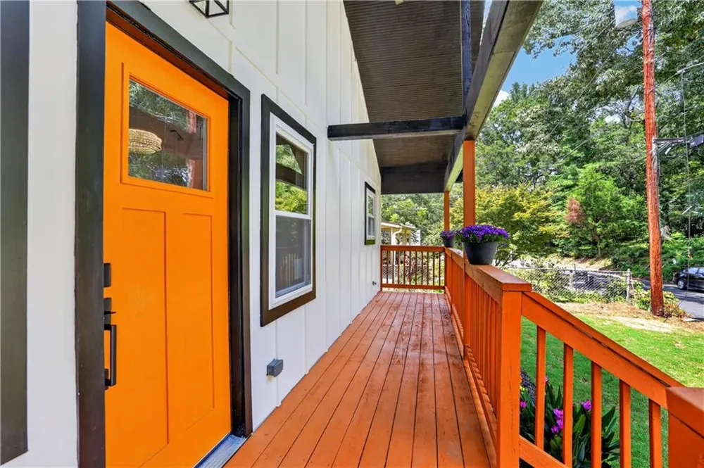 882 Tanner Dr Scottdale, GA 30079