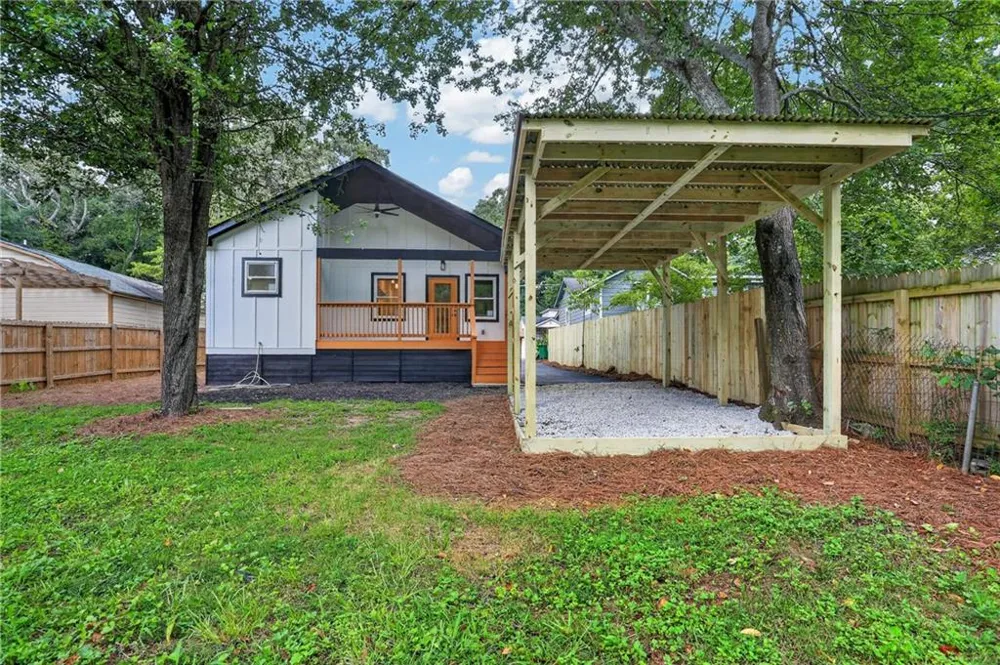 882 Tanner Dr Scottdale, GA 30079