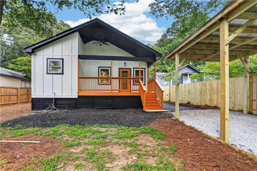 882 Tanner Dr Scottdale, GA 30079