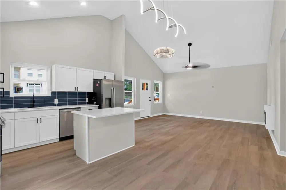 882 Tanner Dr Scottdale, GA 30079