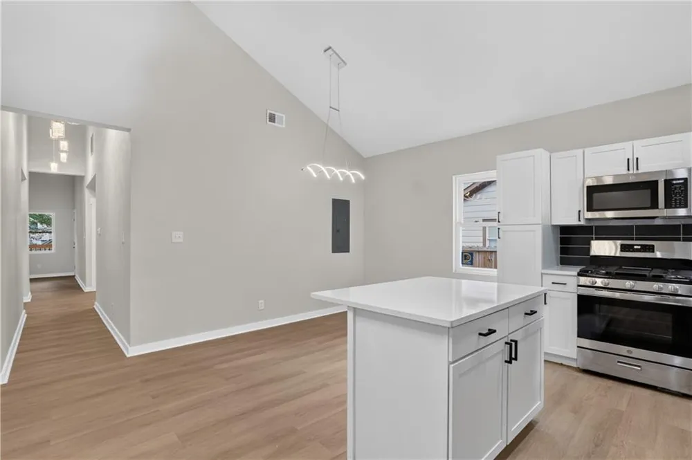 882 Tanner Dr Scottdale, GA 30079