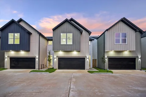 961 Highland Light Lane