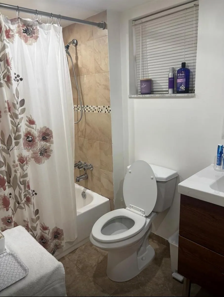 500 NE 12th Ave #704 Hallandale Beach, FL 33009