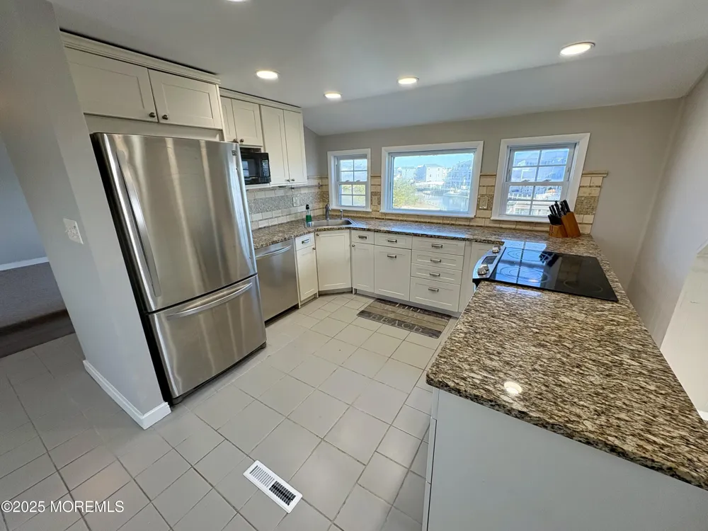 24 Richard Drive Beach Haven West, NJ 08050