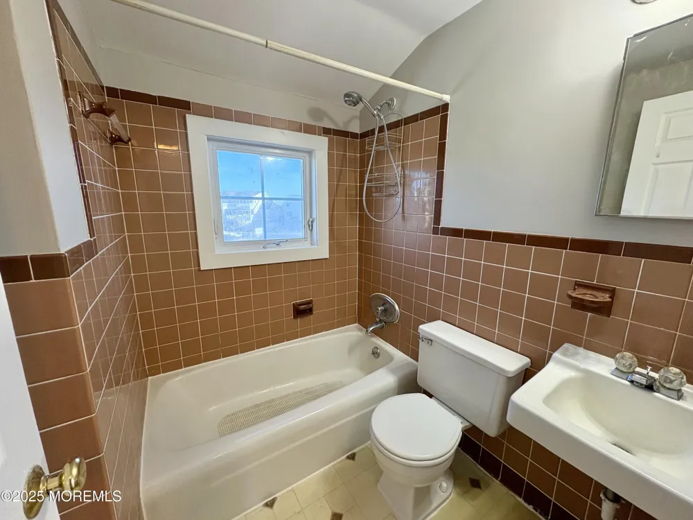 24 Richard Drive Beach Haven West, NJ 08050