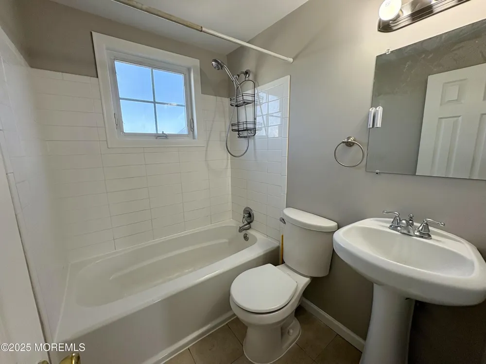 24 Richard Drive Beach Haven West, NJ 08050