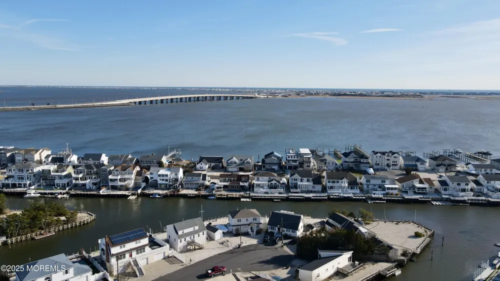 24 Richard Drive Beach Haven West, NJ 08050