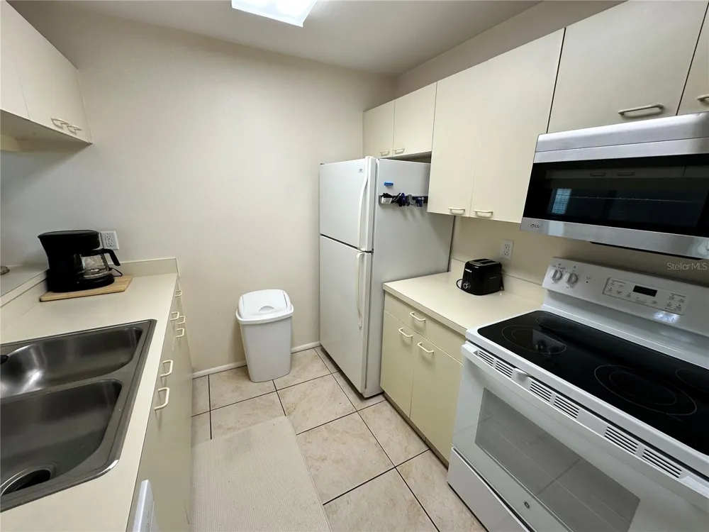 3846 59TH AVENUE W #3846 Bradenton, FL 34210