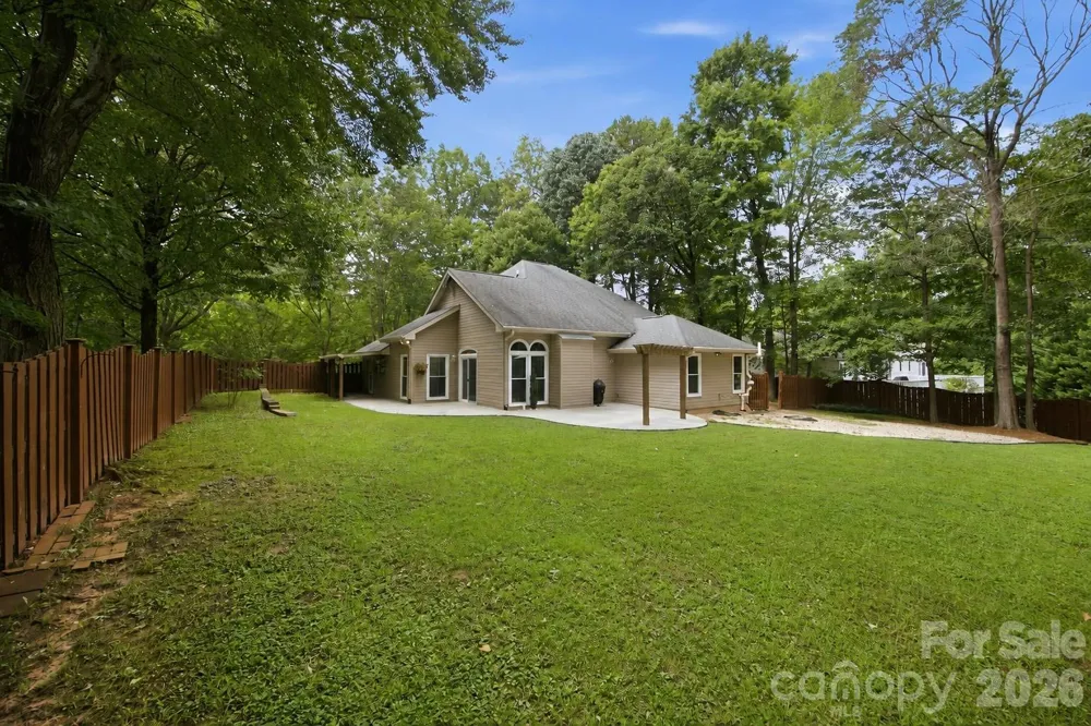7134 Forest Hills Drive Denver, NC 28037