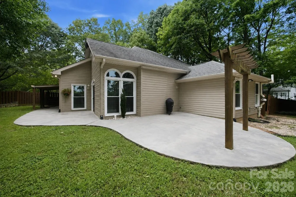 7134 Forest Hills Drive Denver, NC 28037