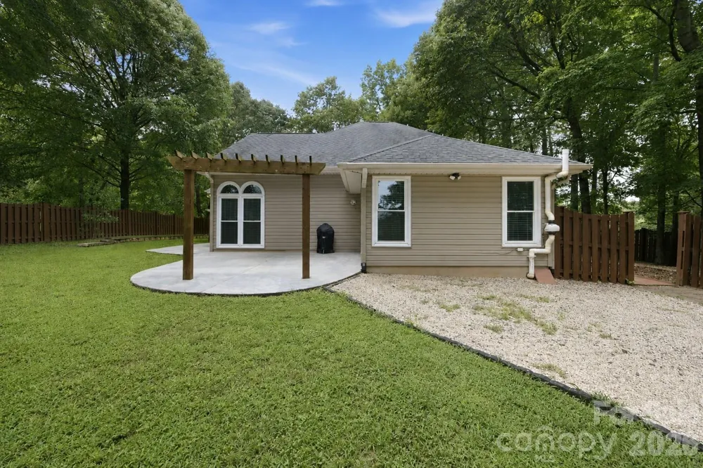 7134 Forest Hills Drive Denver, NC 28037