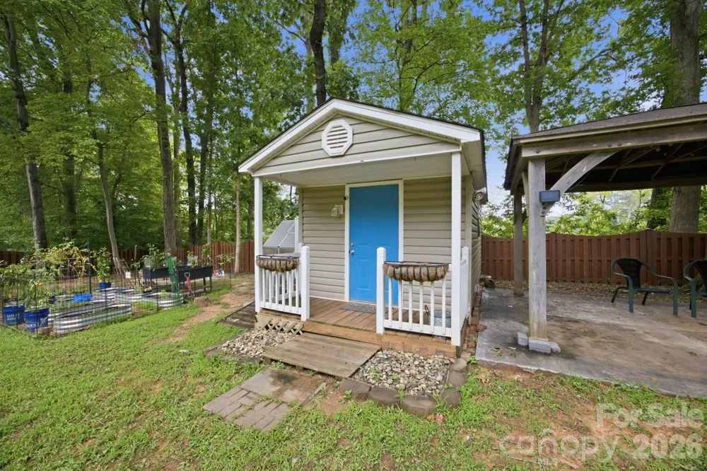 7134 Forest Hills Drive Denver, NC 28037