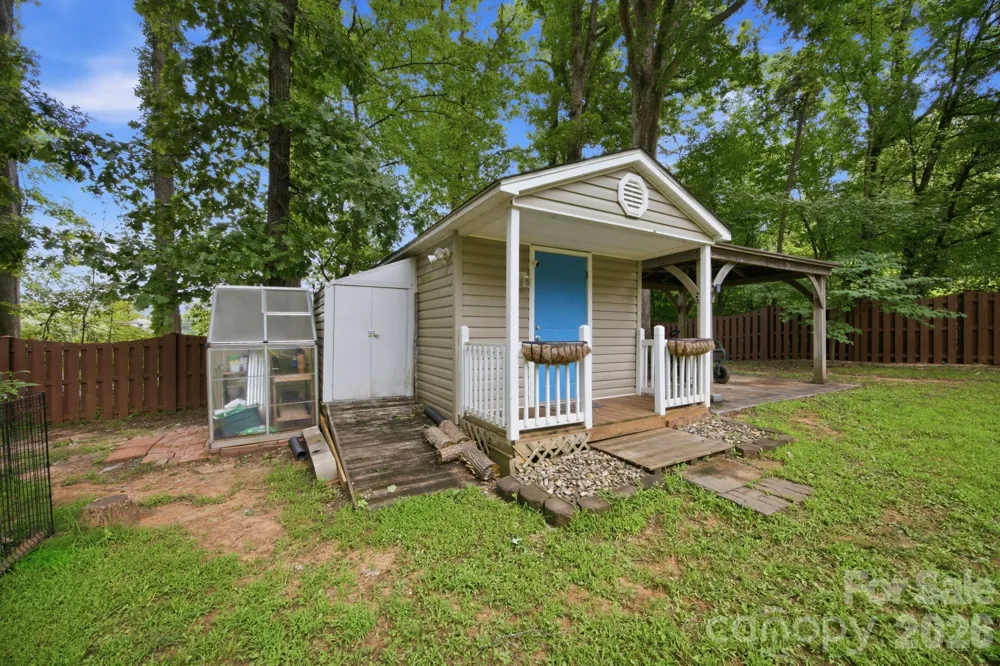 7134 Forest Hills Drive Denver, NC 28037