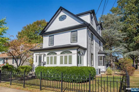 69 W Hanover Avenue