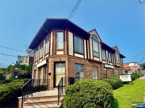 521 Van Houten Avenue 1st floor