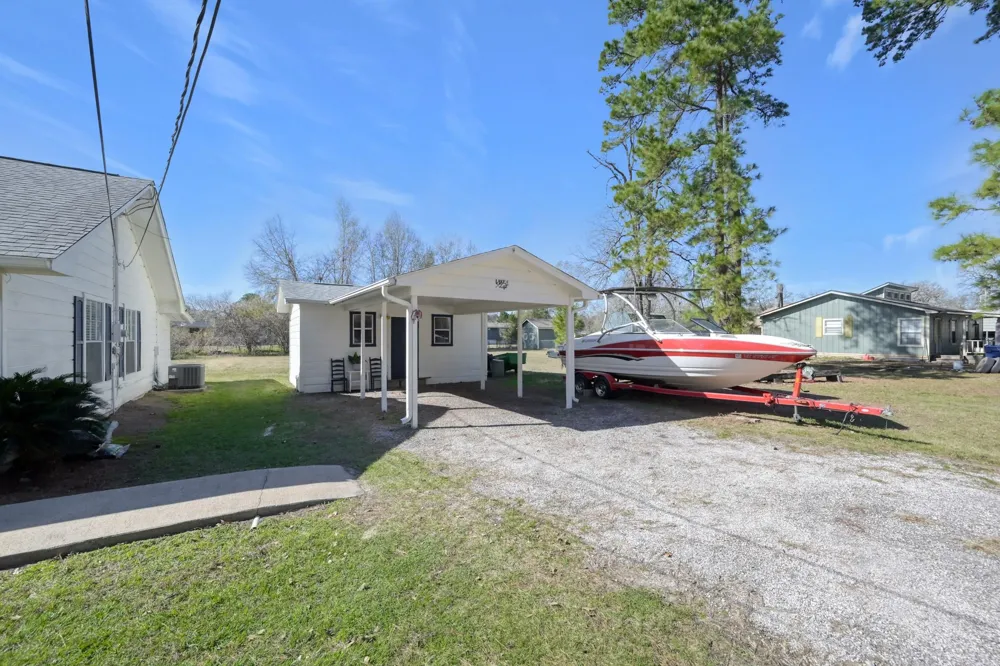 392 Timber Bay Drive Trinity, TX 75862
