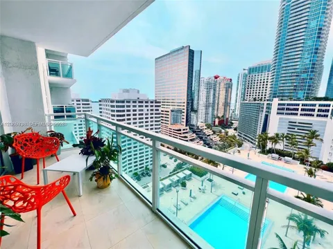 950 Brickell Bay Dr #1807