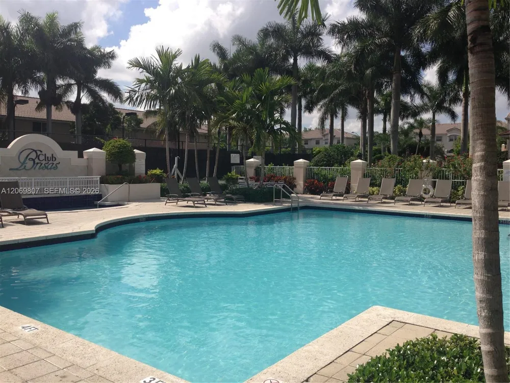 5620 NW 114th Path #201 Doral, FL 33178
