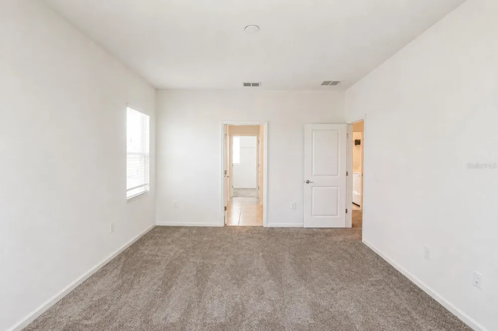 2587 RUNNERS CIRCLE Clermont, FL 34714