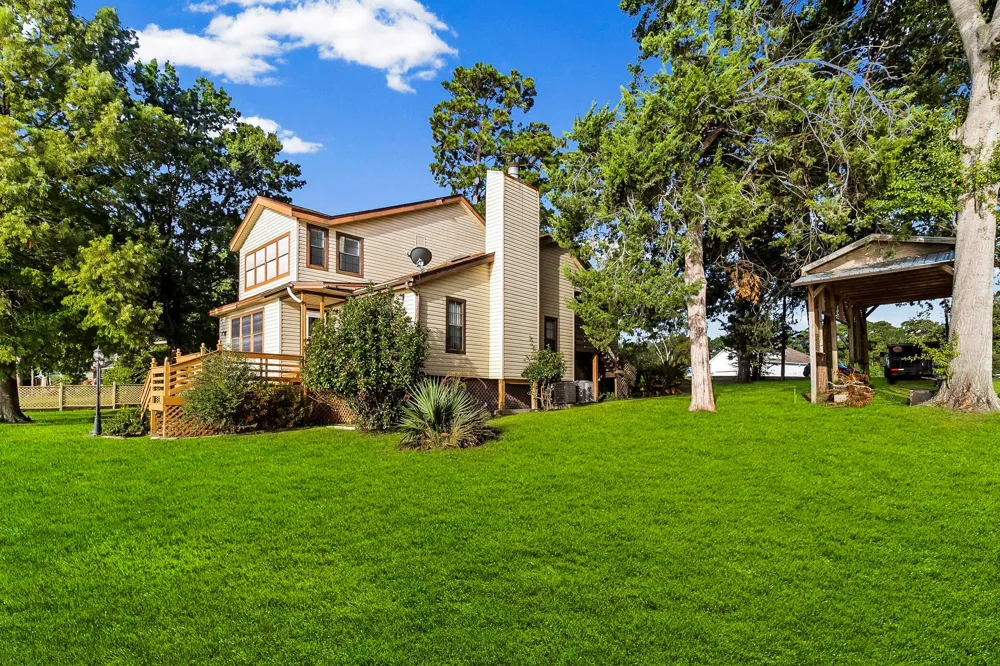 554 Harbor Drive Onalaska, TX 77360