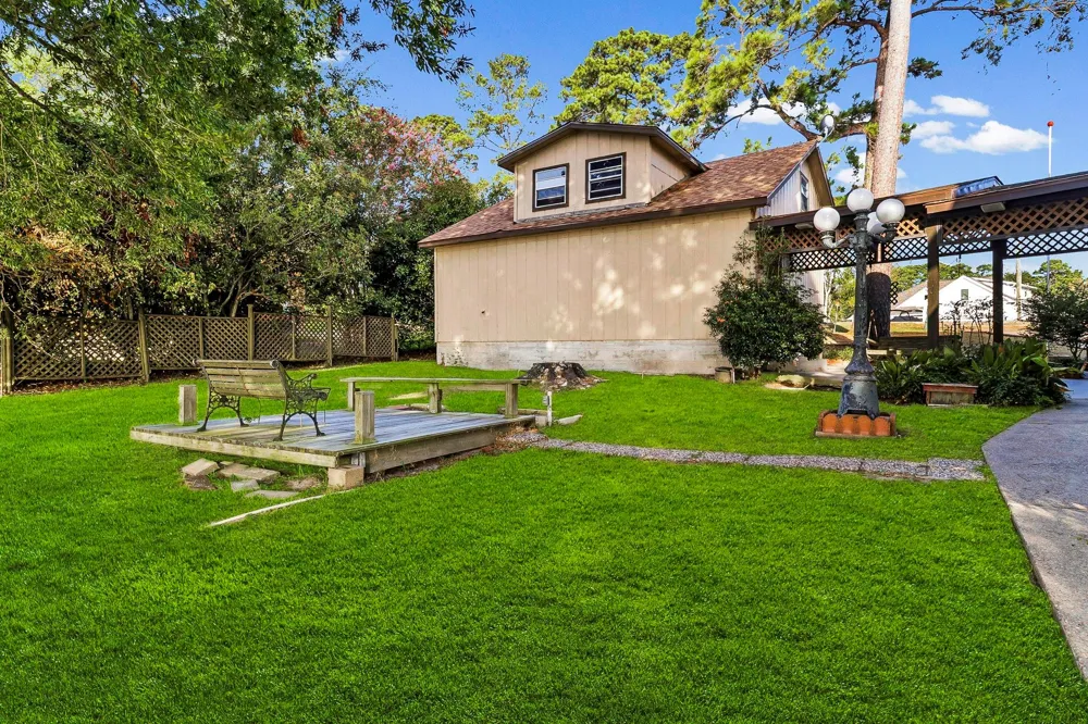554 Harbor Drive Onalaska, TX 77360