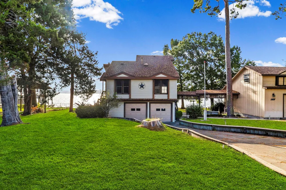 554 Harbor Drive Onalaska, TX 77360
