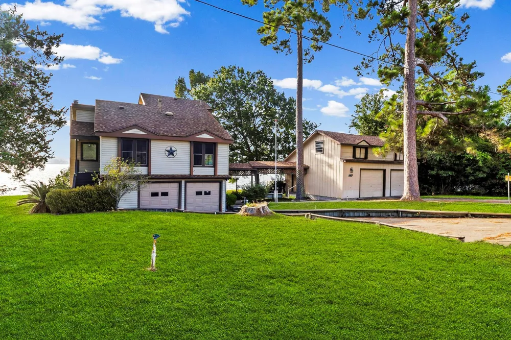 554 Harbor Drive Onalaska, TX 77360