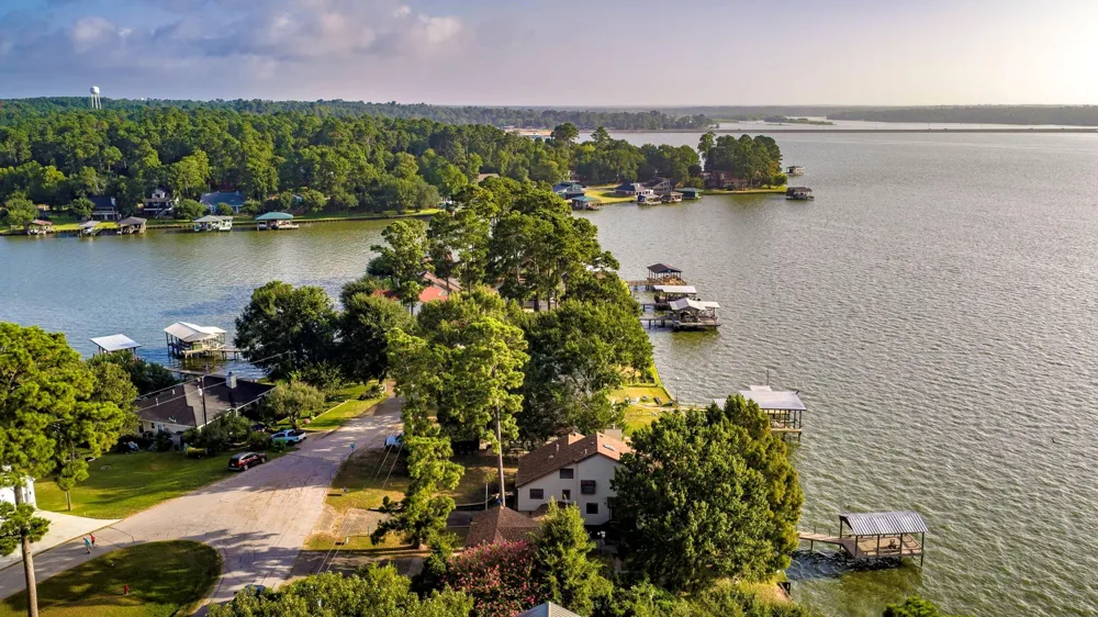 554 Harbor Drive Onalaska, TX 77360