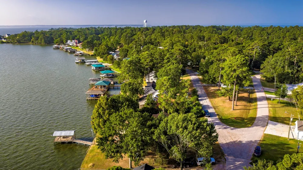 554 Harbor Drive Onalaska, TX 77360