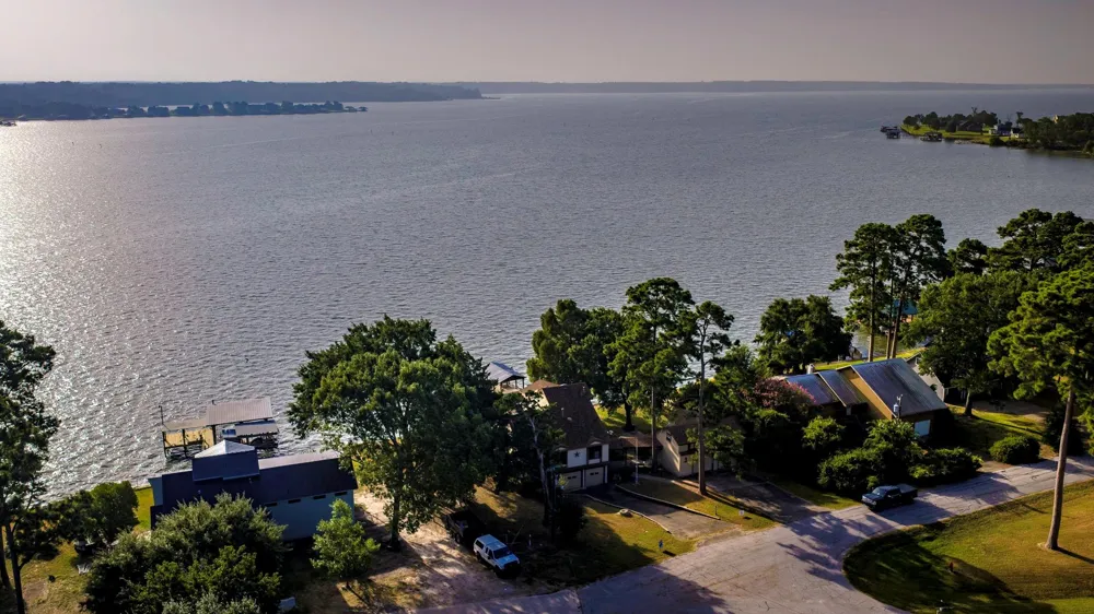 554 Harbor Drive Onalaska, TX 77360