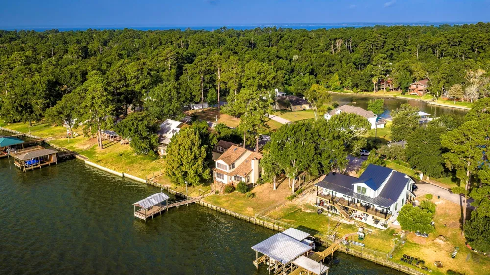 554 Harbor Drive Onalaska, TX 77360