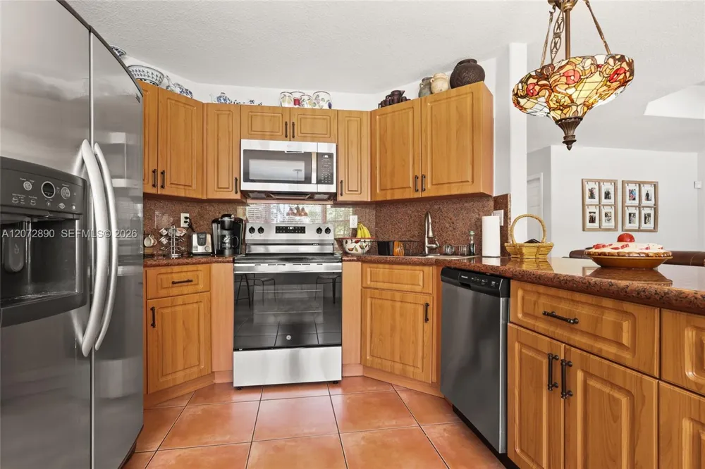 15867 SW 44th St Miami, FL 33185