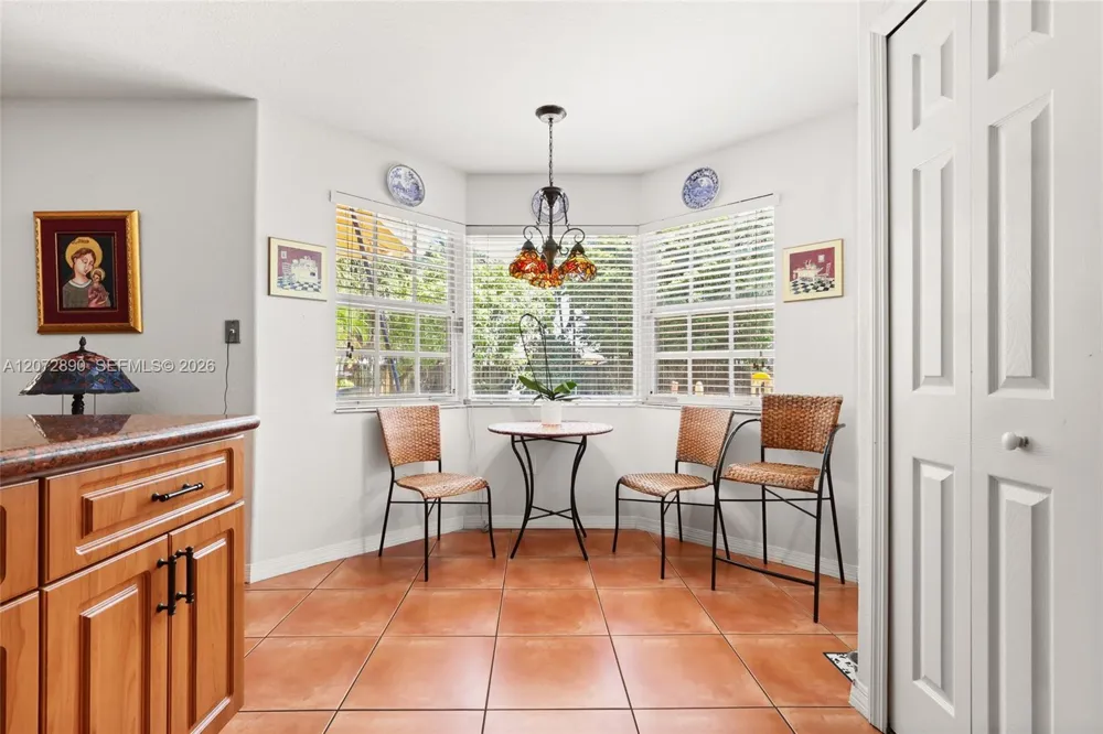 15867 SW 44th St Miami, FL 33185