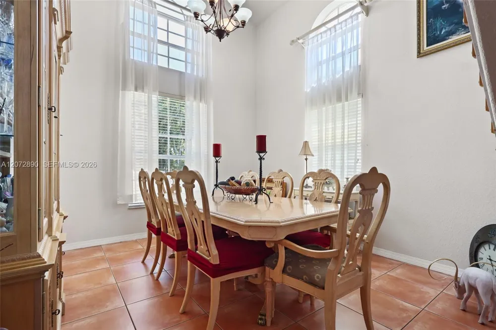 15867 SW 44th St Miami, FL 33185