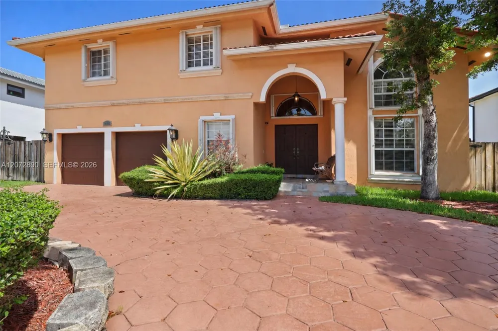 15867 SW 44th St Miami, FL 33185