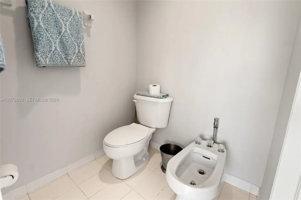 15867 SW 44th St Miami, FL 33185