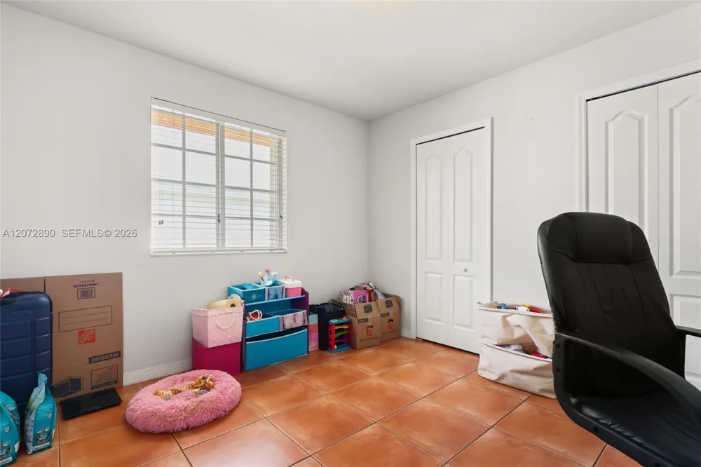 15867 SW 44th St Miami, FL 33185