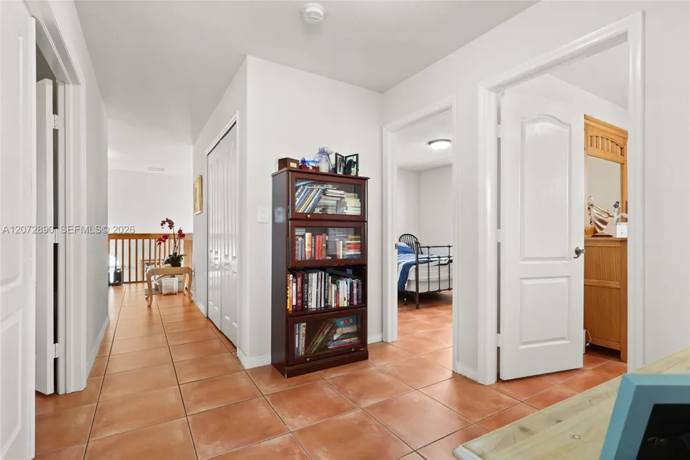 15867 SW 44th St Miami, FL 33185