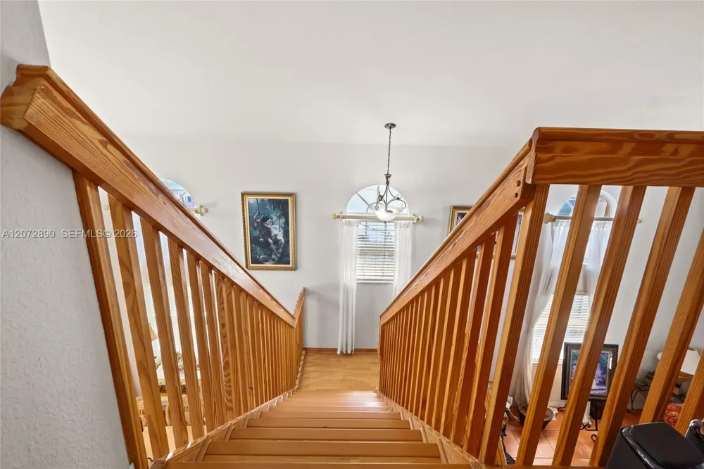 15867 SW 44th St Miami, FL 33185