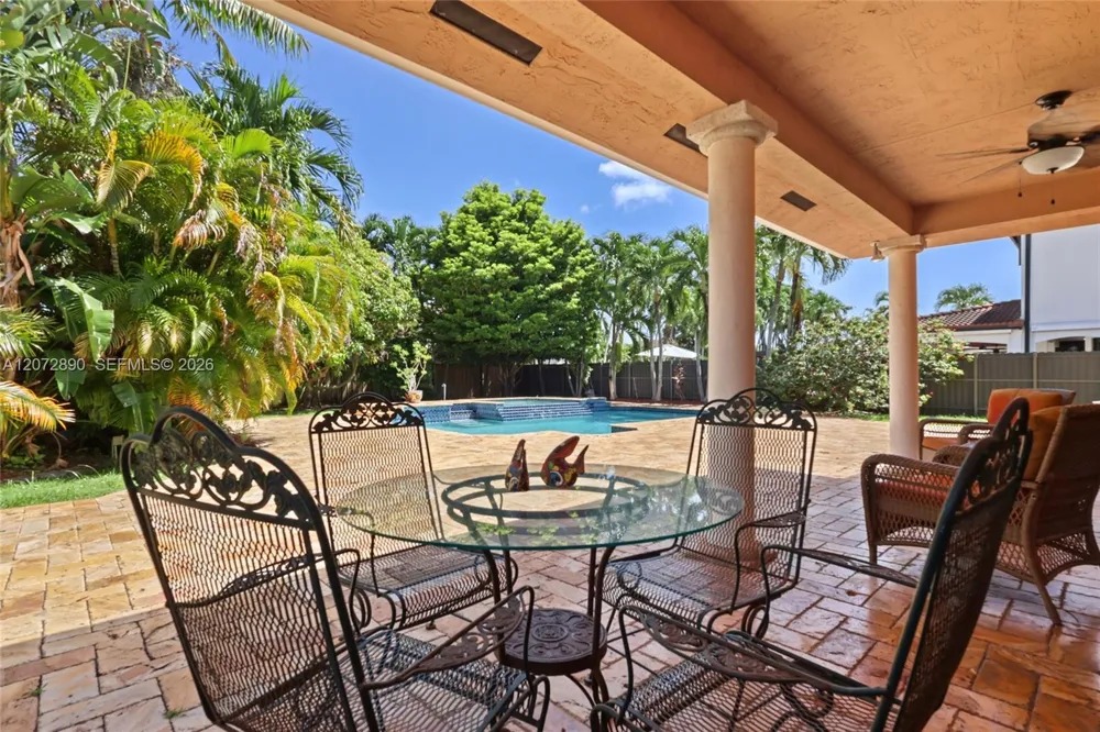 15867 SW 44th St Miami, FL 33185