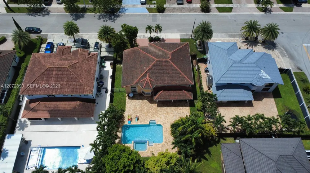 15867 SW 44th St Miami, FL 33185