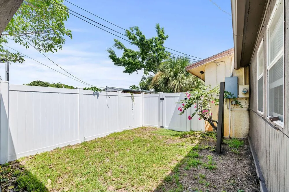 1102 Florence Road Lantana, FL 33462
