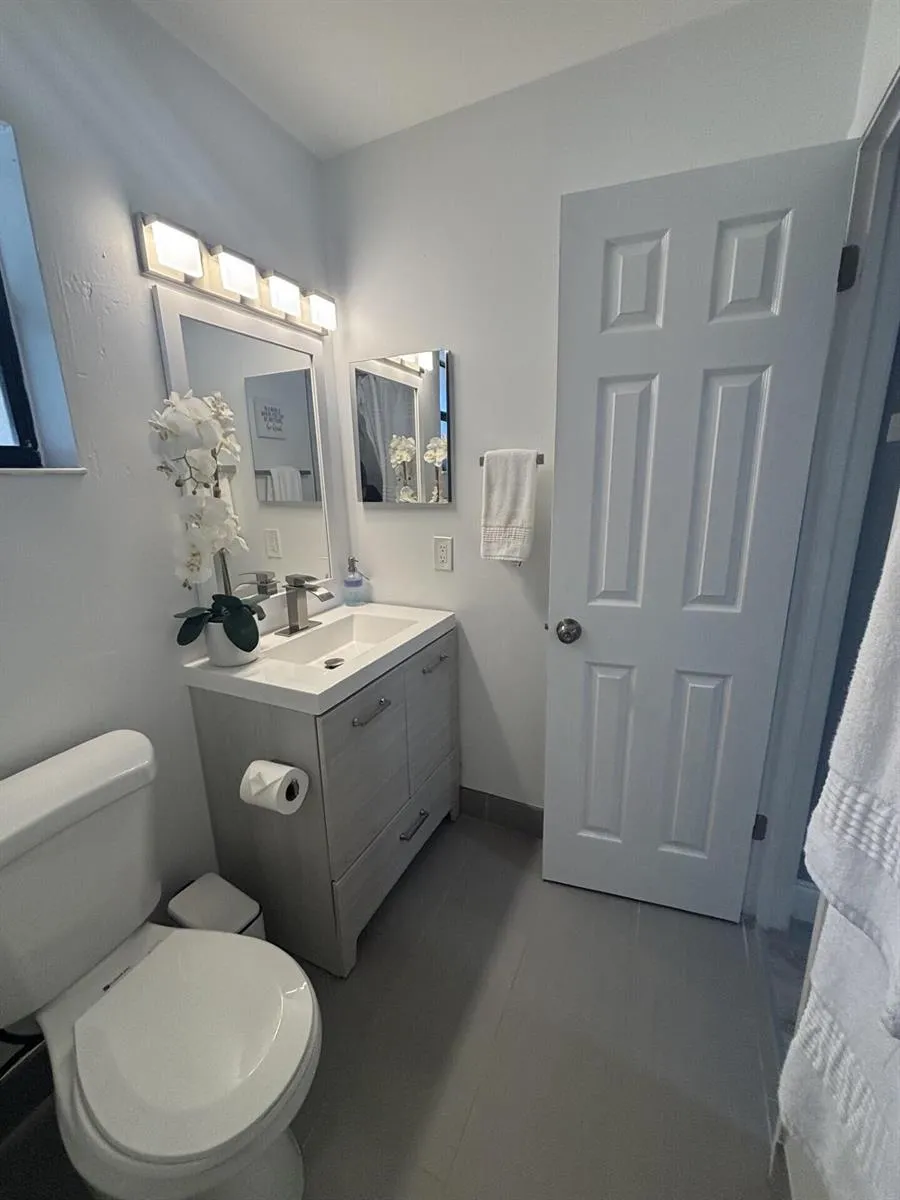 3751 COCOPLUM CIRCLE #3564 Coconut Creek, FL 33063