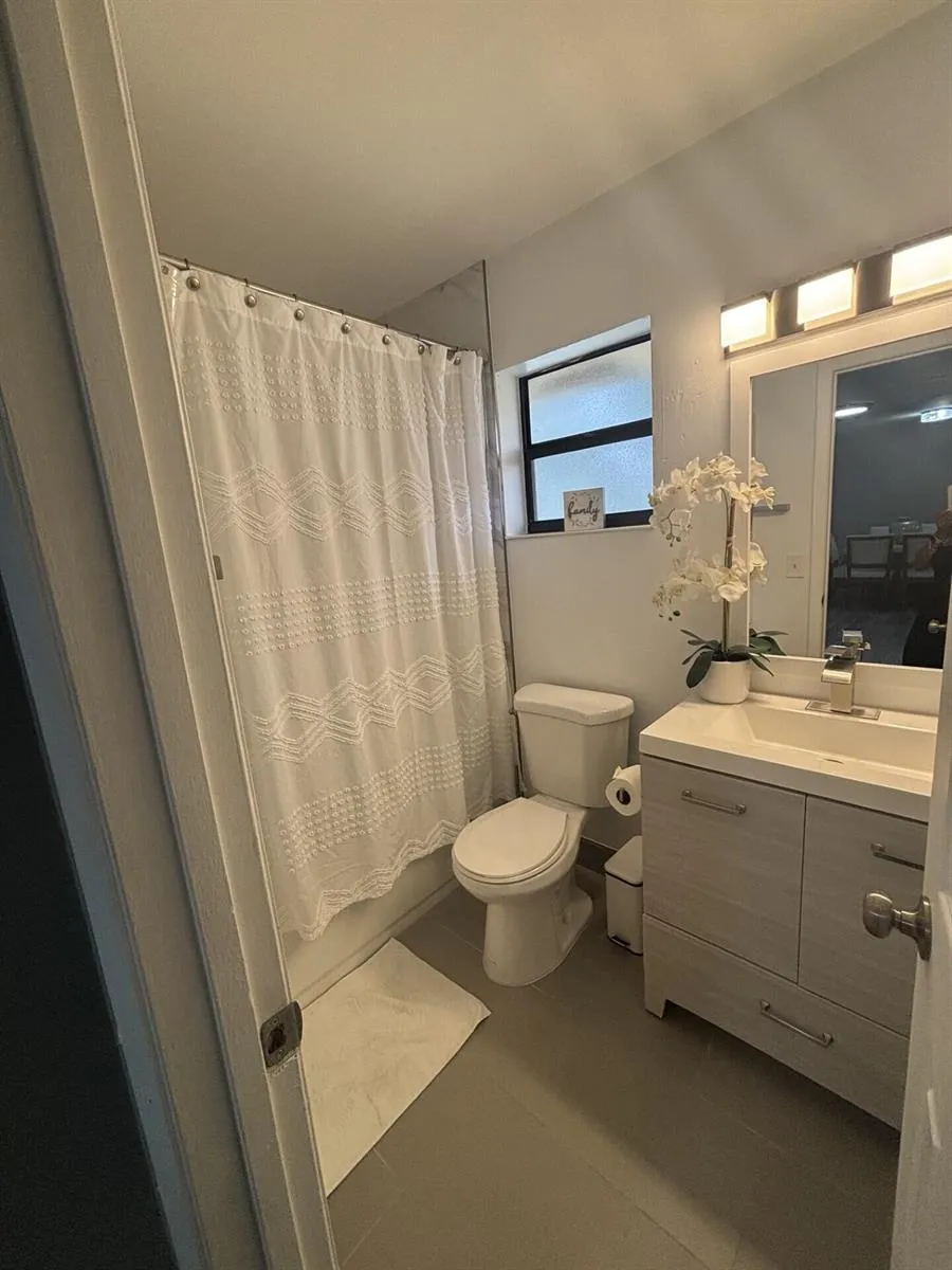 3751 COCOPLUM CIRCLE #3564 Coconut Creek, FL 33063