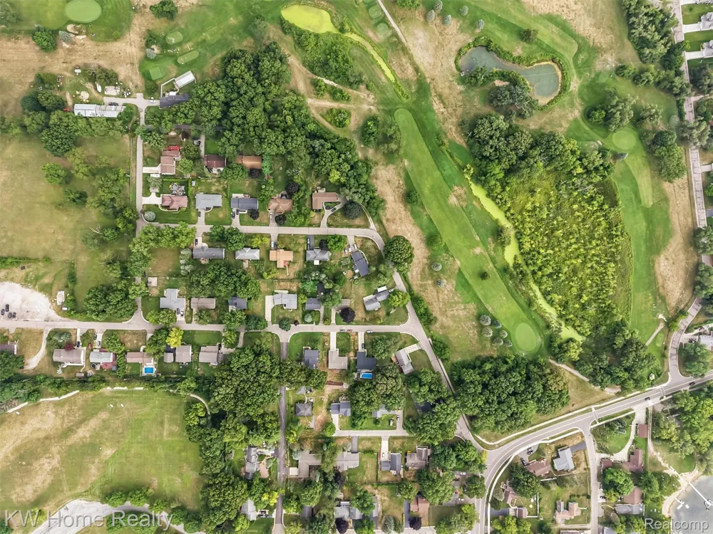 2042 Orland Wixom City, MI 48393