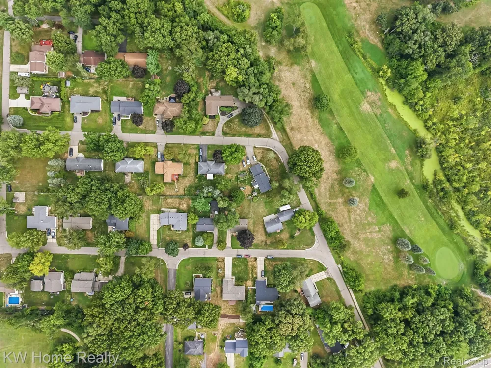2042 Orland Wixom City, MI 48393
