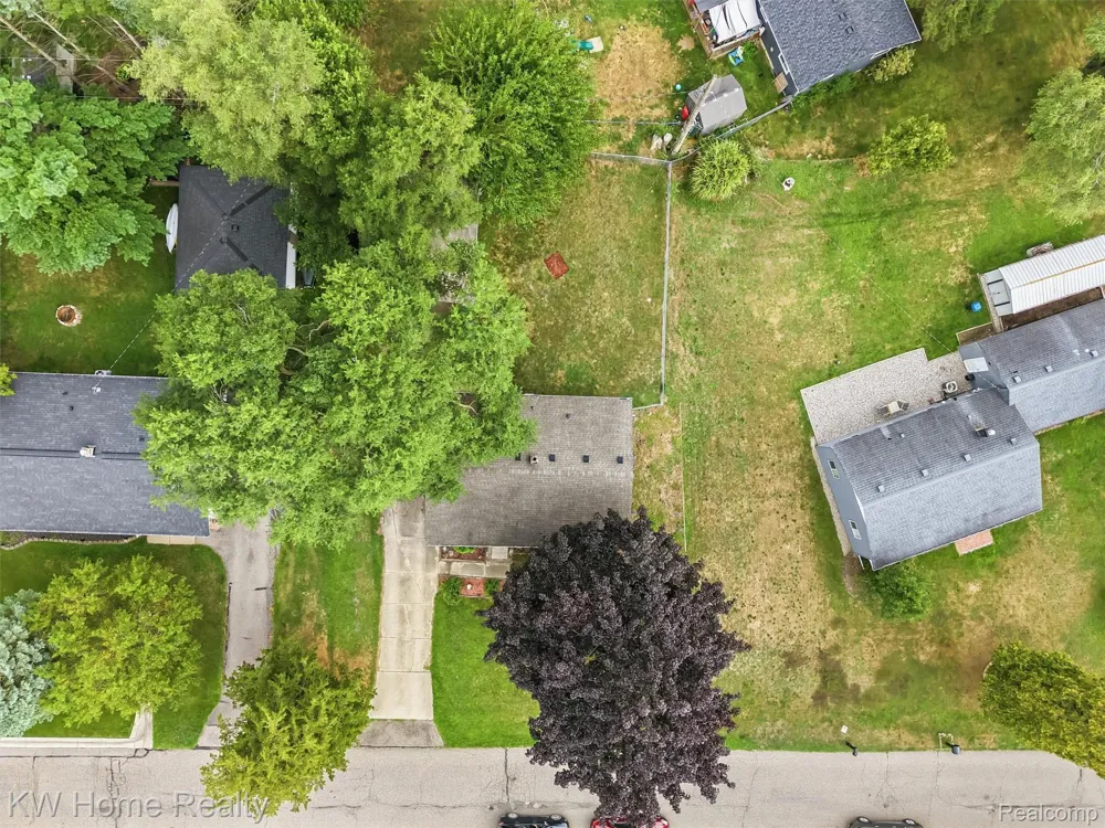 2042 Orland Wixom City, MI 48393