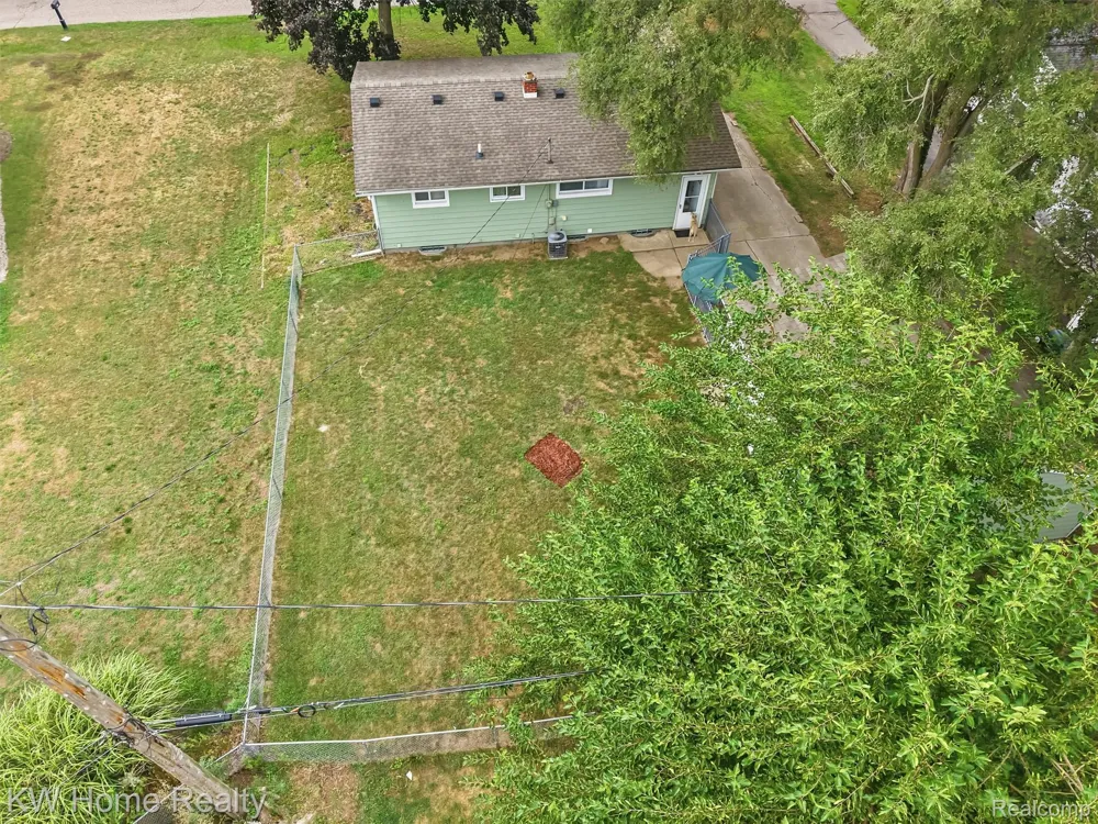 2042 Orland Wixom City, MI 48393