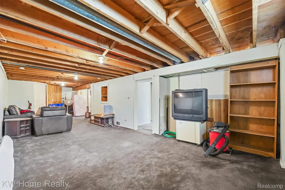 2042 Orland Wixom City, MI 48393